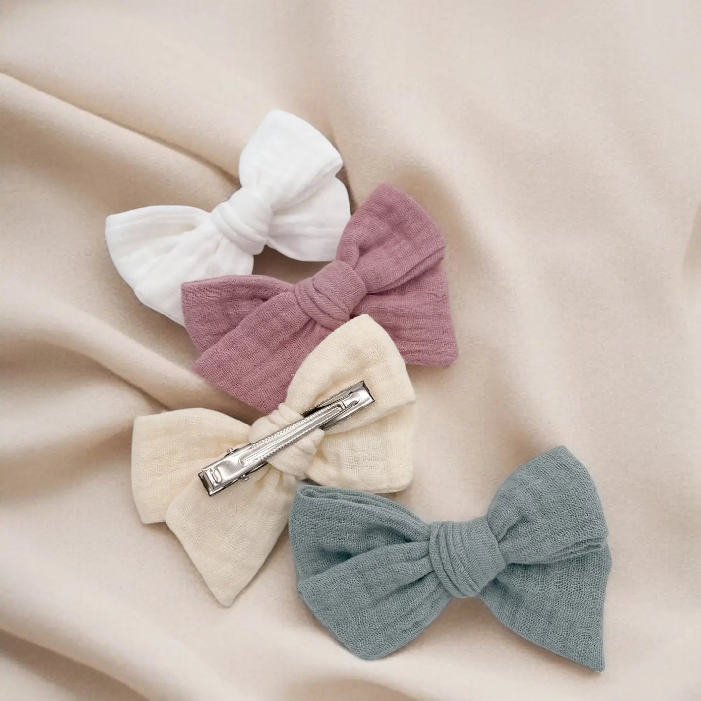 2pk clip bows Muslin